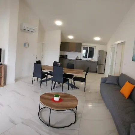 M&l I M&j Apartman Malinska